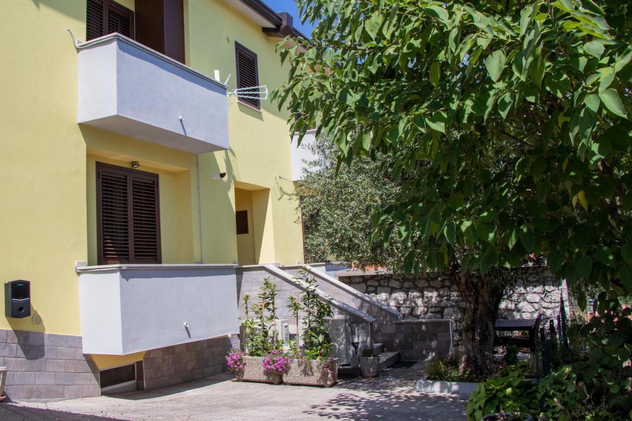 Ferienwohnung Casa Degli Ulivi Con Parcheggio Privato Muro Lucano Exterior foto