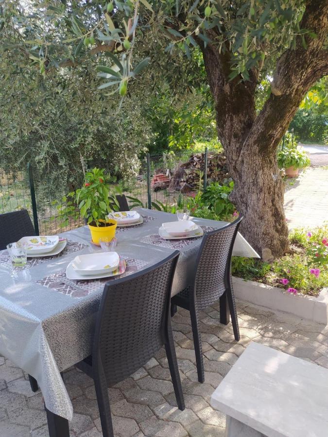 Ferienwohnung Casa Degli Ulivi Con Parcheggio Privato Muro Lucano Exterior foto
